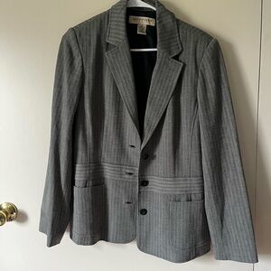Apostrophe Herringbone Blazer in Gray